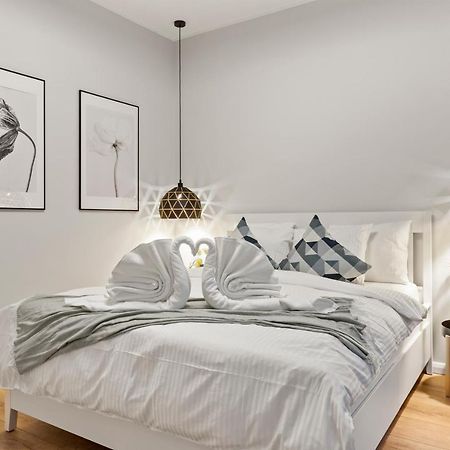Tova Pearl Ultracentral - Romana Square Subway Appartement Boekarest Buitenkant foto
