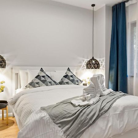 Tova Pearl Ultracentral - Romana Square Subway Appartement Boekarest Buitenkant foto