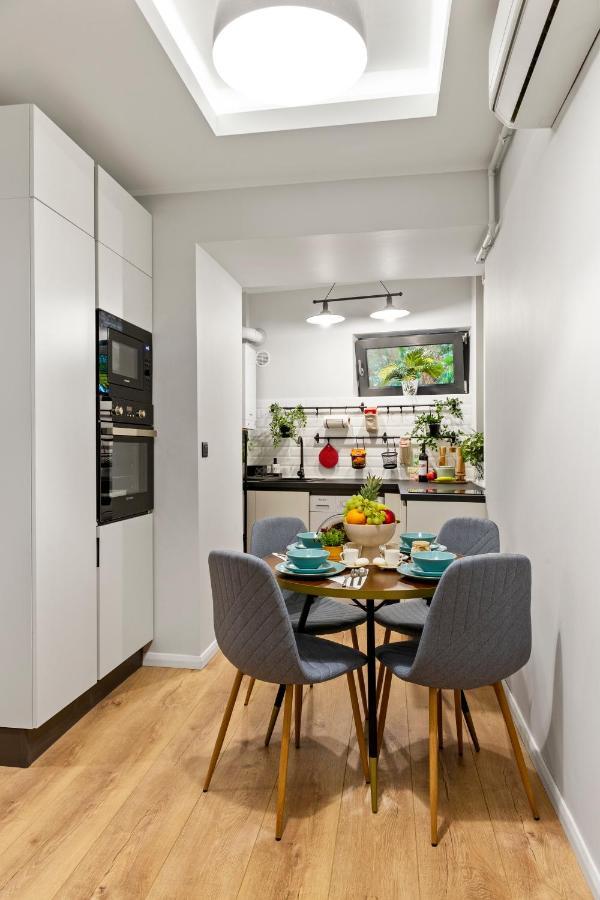 Tova Pearl Ultracentral - Romana Square Subway Appartement Boekarest Buitenkant foto