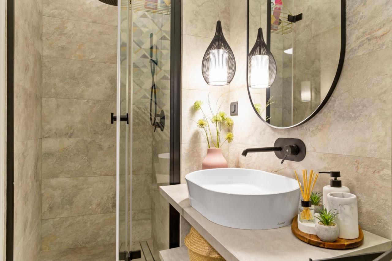 Tova Pearl Ultracentral - Romana Square Subway Appartement Boekarest Buitenkant foto