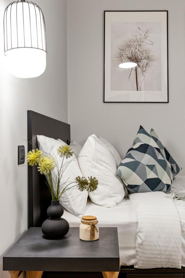 Tova Pearl Ultracentral - Romana Square Subway Appartement Boekarest Buitenkant foto